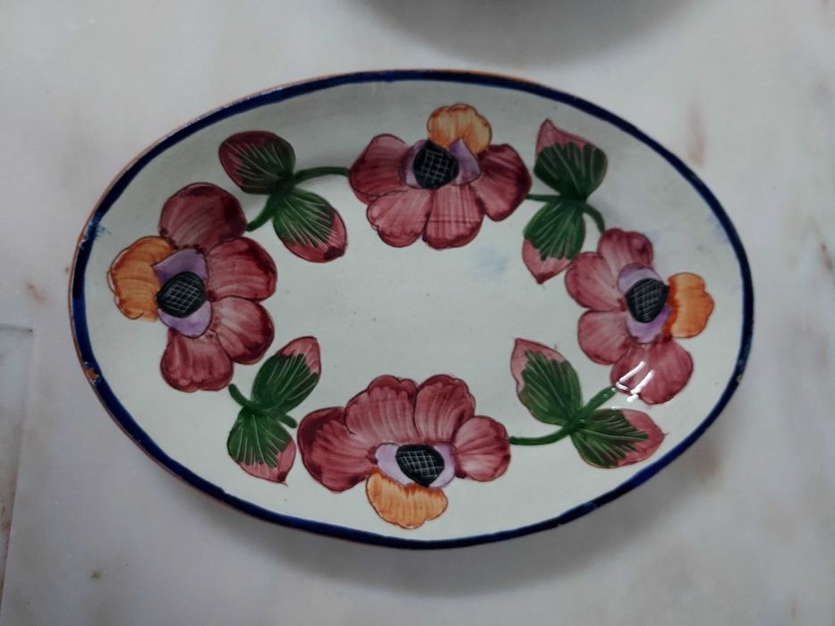 Louças derativas variadas