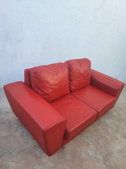 Sofá vermelho pele