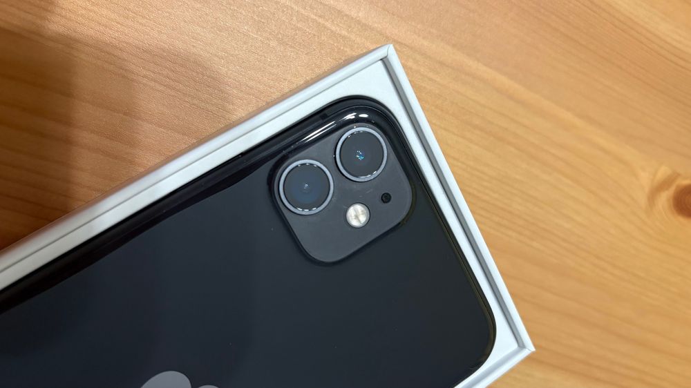 Iphone 11, czarny, 64GB