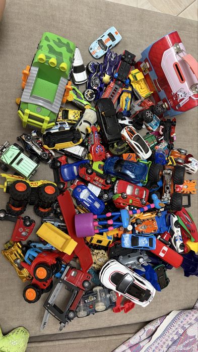 машинки  Hot Wheels