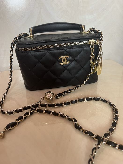 Сумочка chanel через плече