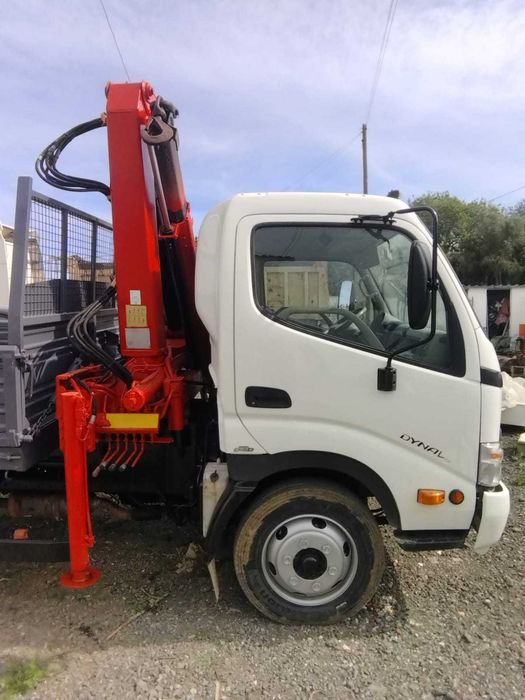 camiao grua toyota basculante