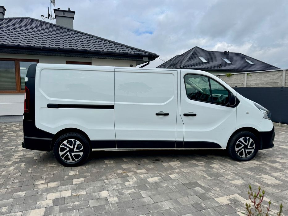 Renault Trafic Long 2017 rok Bogato wyposażony HAK Polecam Ładny Stan