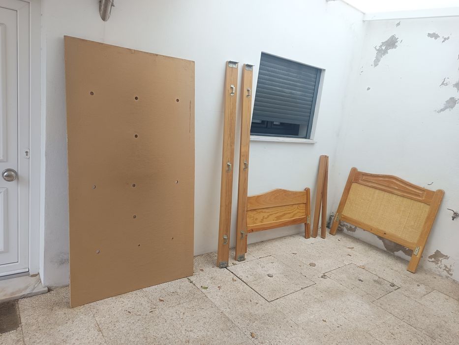 Cama de solteiro com colchão