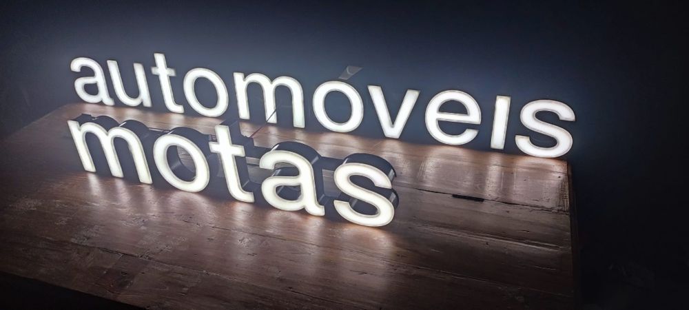 Vendo reclamo automóveis/motos