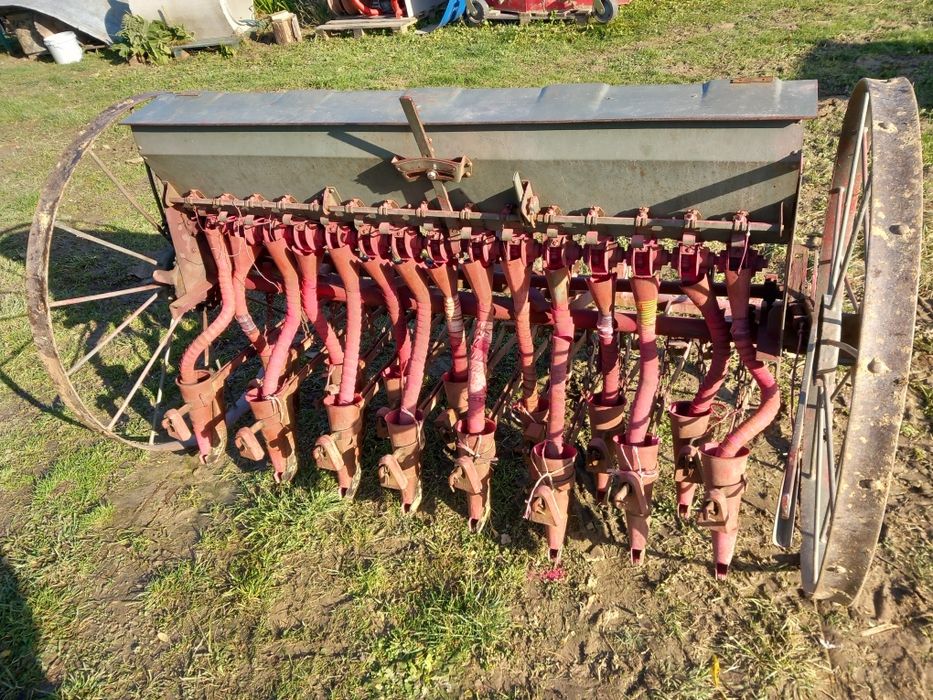 Siewnik do ziarna 15 konny przystosowany do traktora