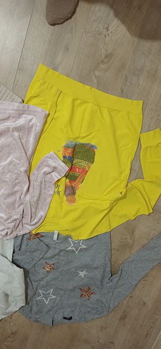 Гарний одяг на дівчину