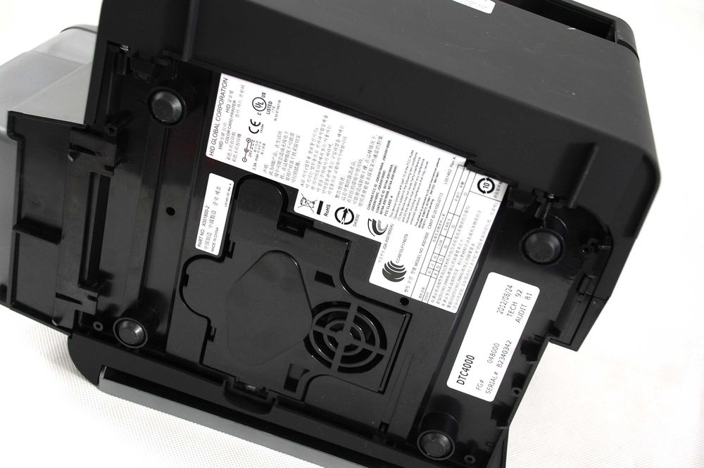 FARGO DTC4000 принтер пластикових карт 1-сторонній, пробіг 1600 карт