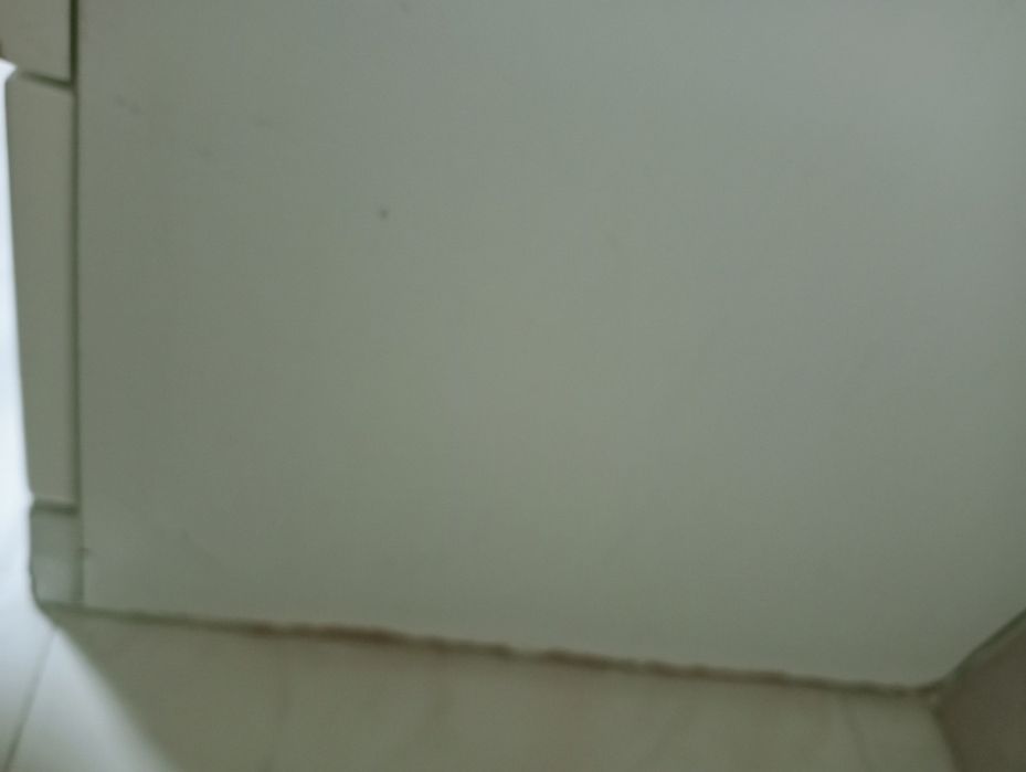 Móvel de casa de banho com espelho