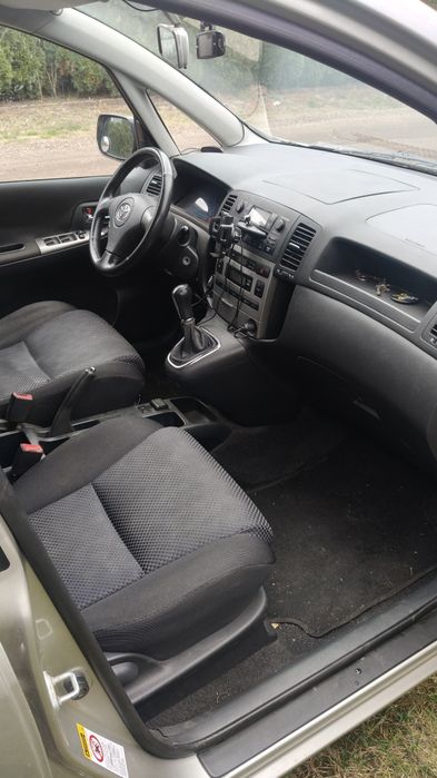 Toyota Corolla Verso minivan