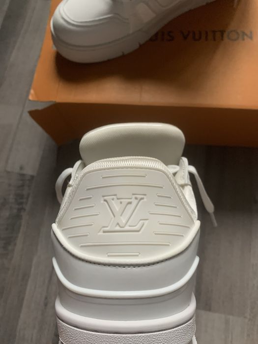 LV trainer white