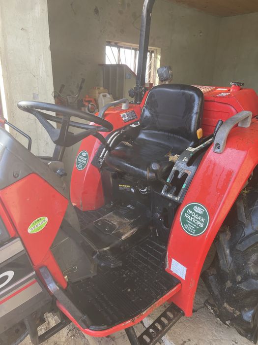 Японський мінітрактор Mitsubishi MTM250, повний привід