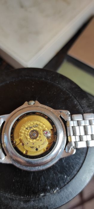 Швейцарський годинник olma