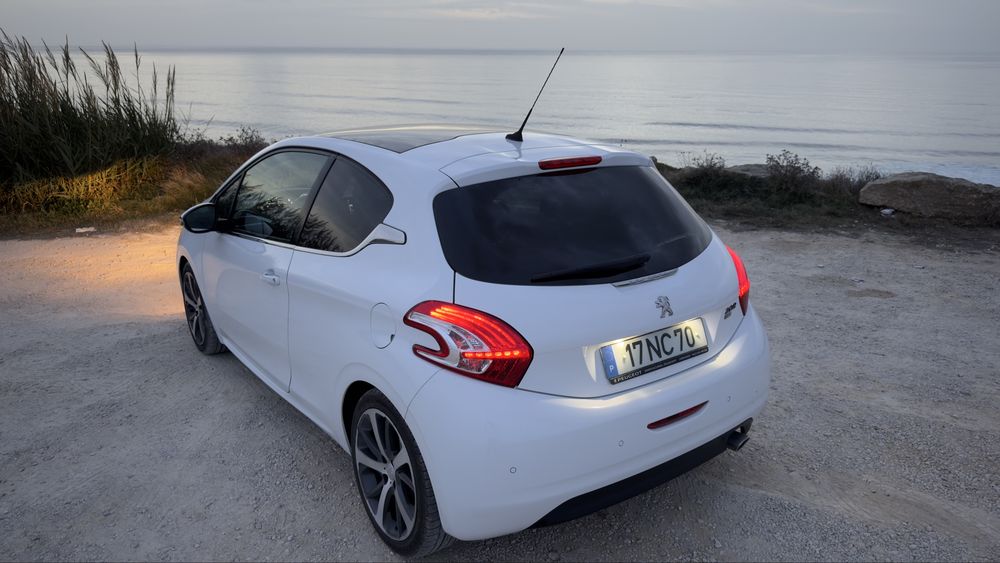Peugeot 208 GTI Pack – 2012 | 177.000 km - NACIONAL