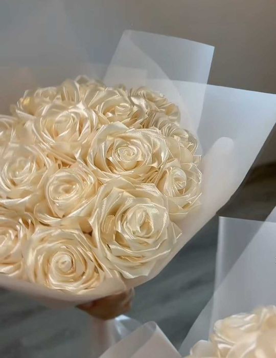 Bukiet róż wstążka