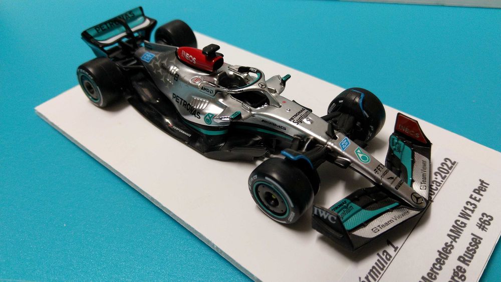 Mercedes - AMG W13 E Performance #63 Russell - Mundial Fórmula 1 2022 - Miniatura Bburago 1/43