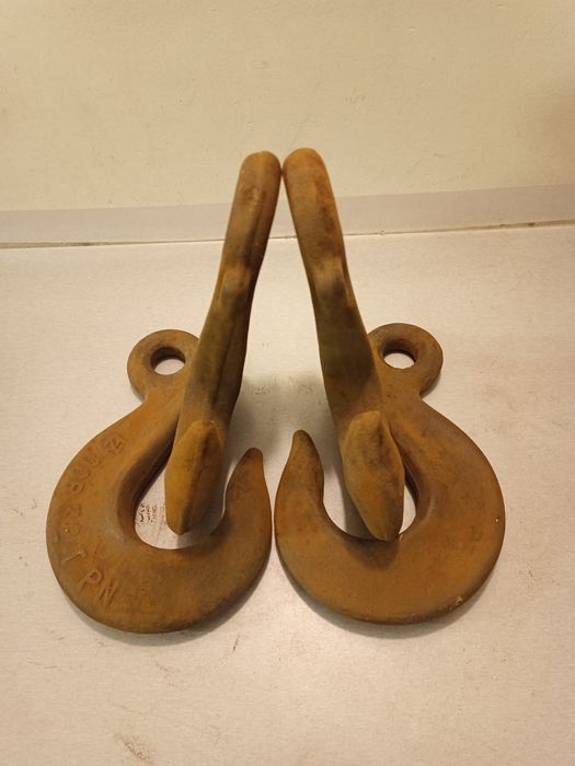 Nowa niższa cena. Hak do zawiesia. Duży bardzo mocny.