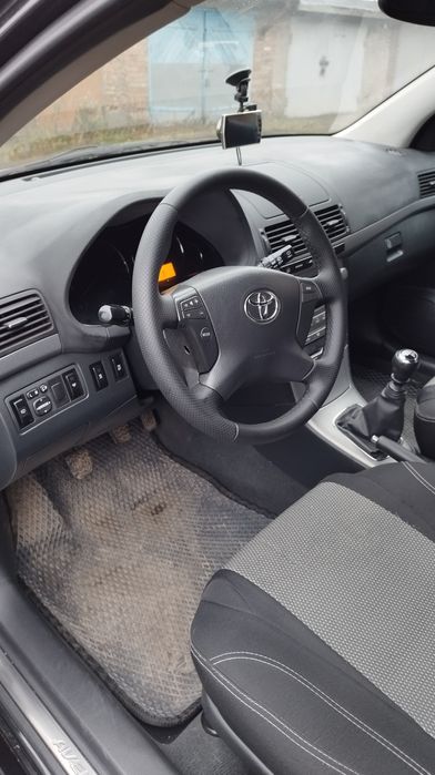 Тойота Авенсіс Універсал