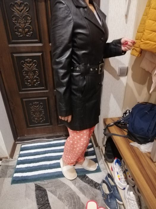 Шкіряний новий плащ