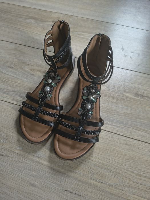 Nowe sandały Garceland