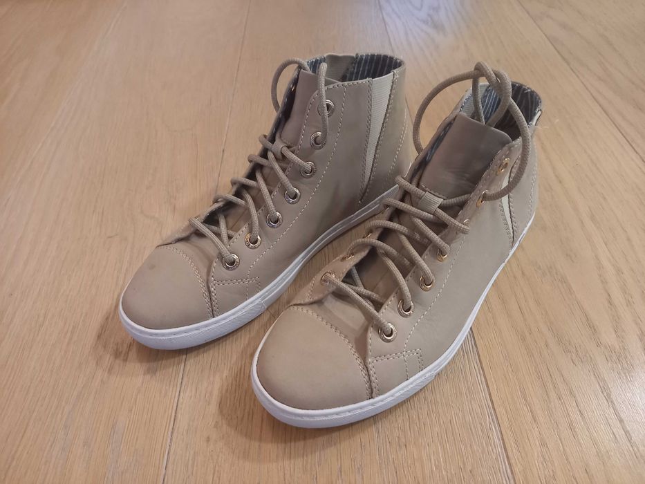 /// Buty damskie VAGABOND 37 rozm