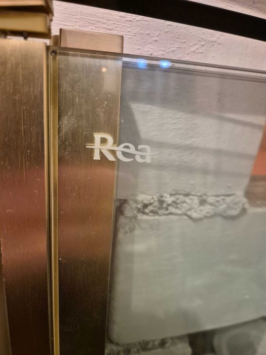Rea zasłona szklana