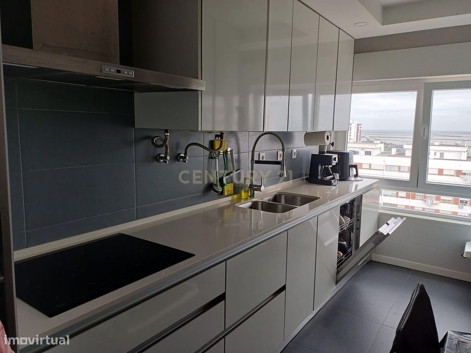 Apartamento T3 para arrendamento Quinta da Piedade