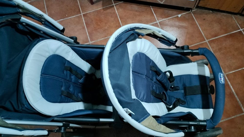 Carrinho de gémeos Chicco430718448452259843