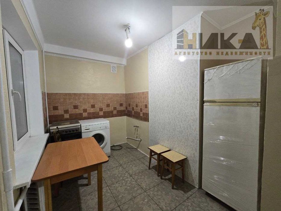 Продам 2-х кімнатну квартиру вул. Лахтінська