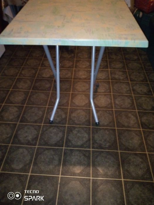 Стіл розкладний  для кемпінгу або на дачу