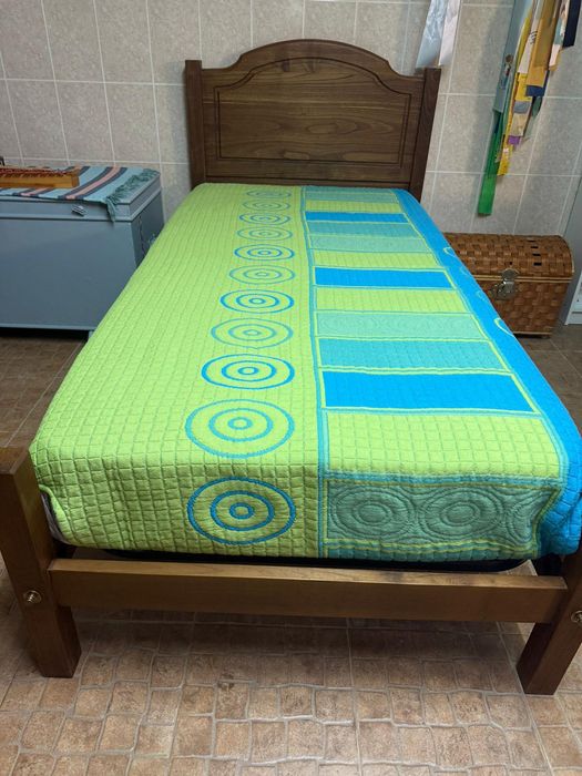 Cama madeira castanha