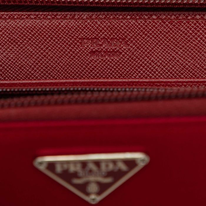 Prada Autêntica - Carteira de documentos/moedas em excelente estado (LC2496702)