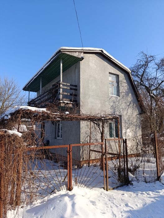 Дача поруч з лісом !