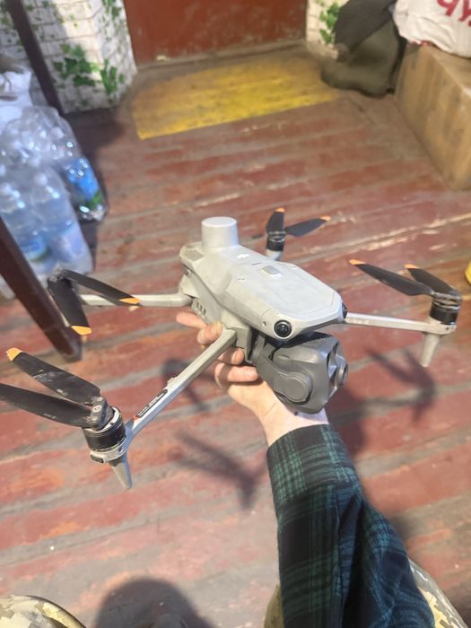 Дрон Matrice 4T—