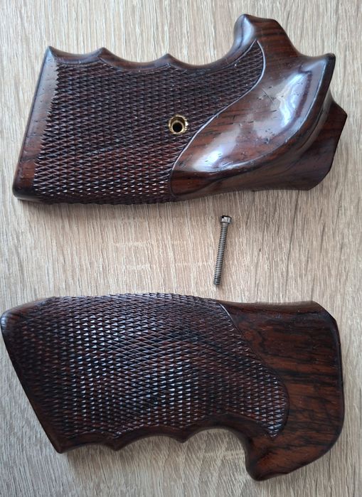 Anatomiczne okładki / okładziny Colt Python - drewniane