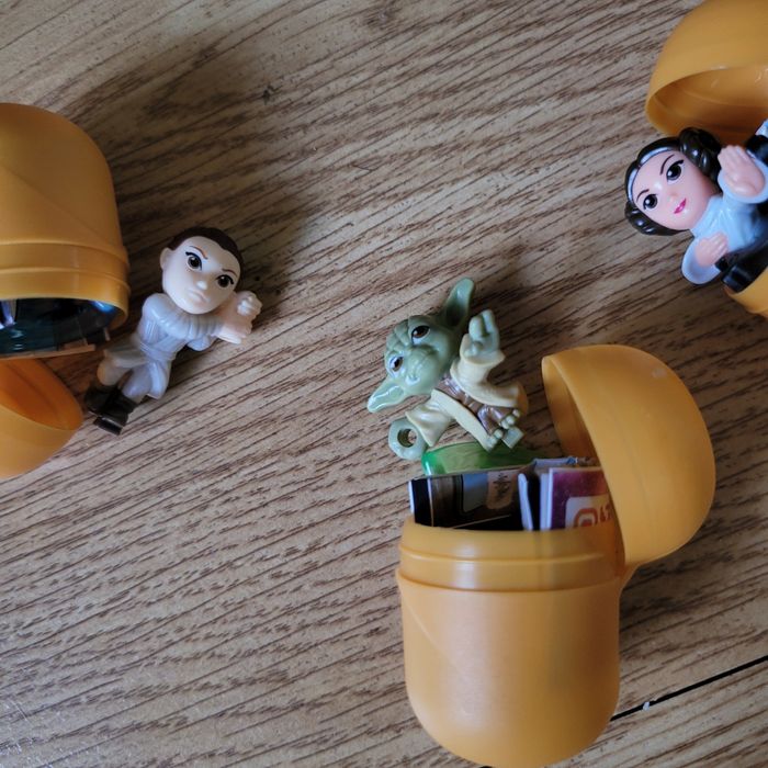 Фігурки Kinder Surprise Star Wars Зоряні Війни Кіндер Рей Йода Лея