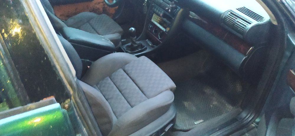 Audi 100 c4 2.6 бензин автомобіль v образка