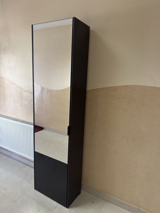 Szafka slupek z lustrem