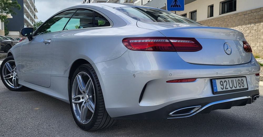 Mercedes-benz E220 AMG com todas as revisões na Mercedes