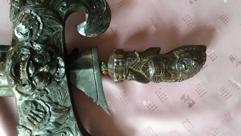 Kriss rzeźbiona rękojeść i pochwa , Indonezja