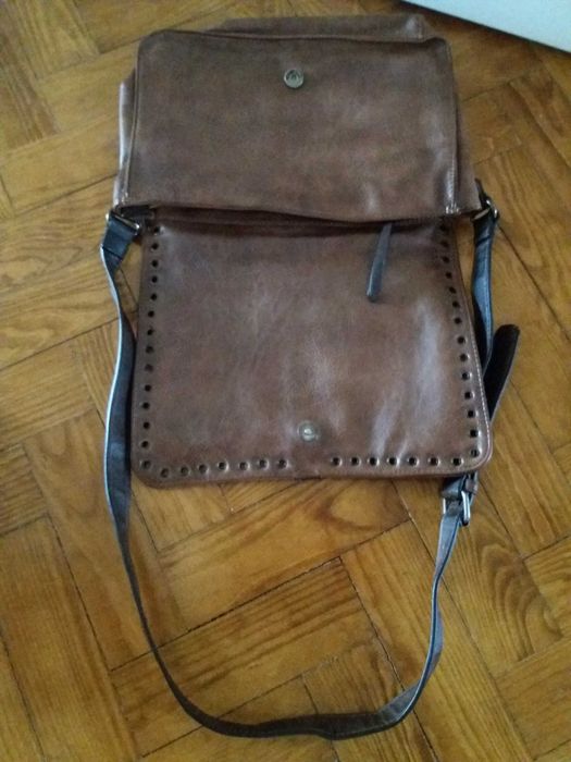 Mala de senhora Xti castanha