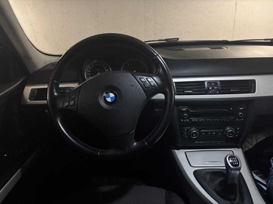 Bmw 318d e91 2011