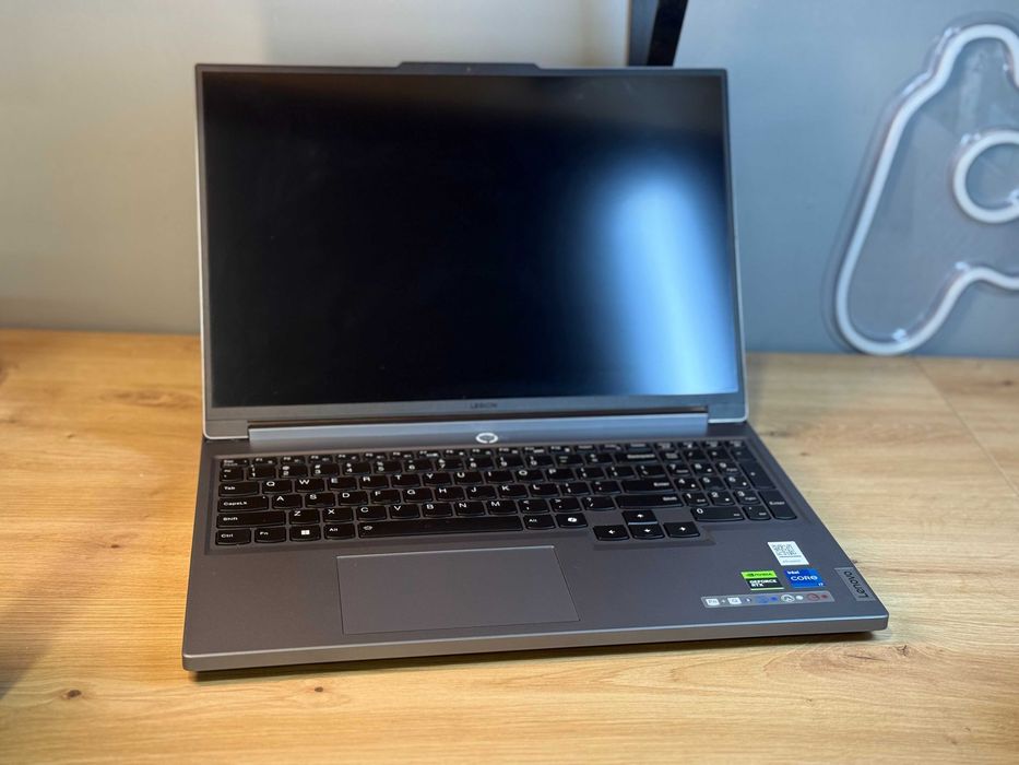 Laptop Lenovo Legion 5 16IRX9 16" / 512 GB SSD / 32 GB / i7 +GW 12 msc