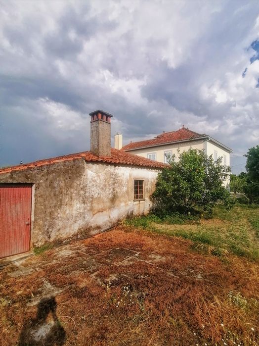 Oportunidade de investimento - Moradia inserida em lote de 14.585m2