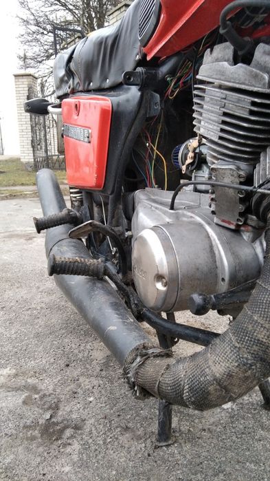 Продам мотоцикл іж плонєта 5 з мотоциклом іде ще один двигун