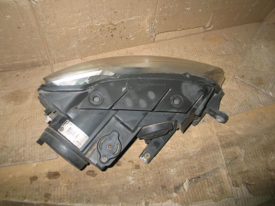 lampa przod vw passat b6 05-10r. 3c0941005s europa
