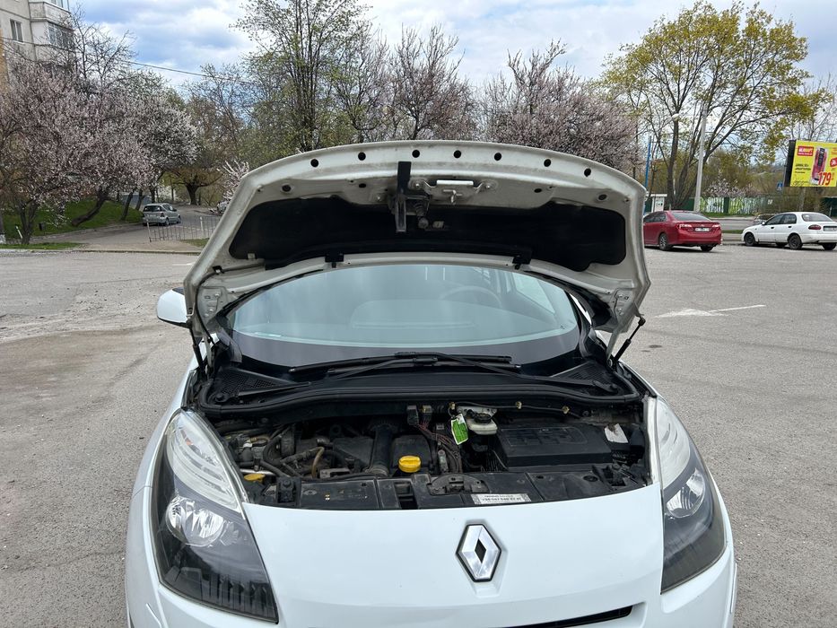 Renault Grand Scenic 1,5 дизель білий