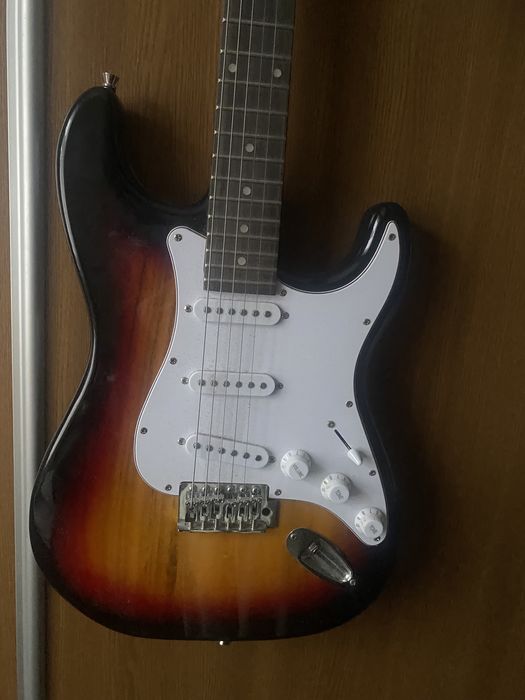 Електрогітара J8 ST HMG 201 SB Stratocaster