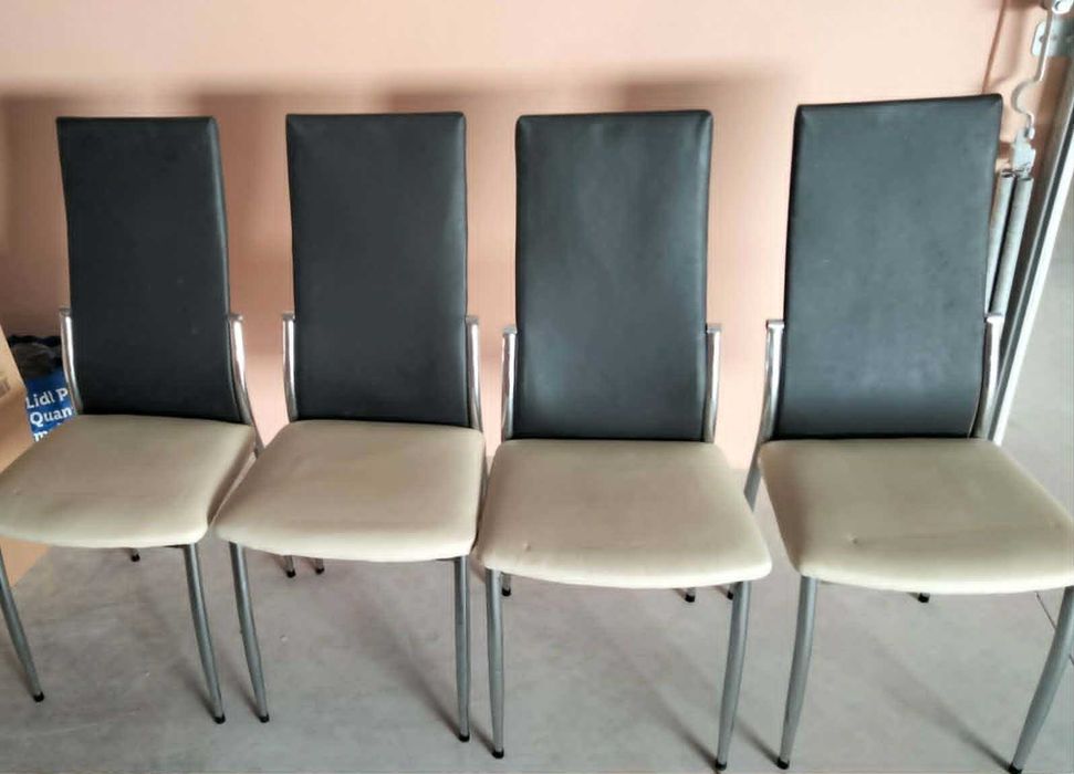 Mesa de vidro + 4 cadeiras