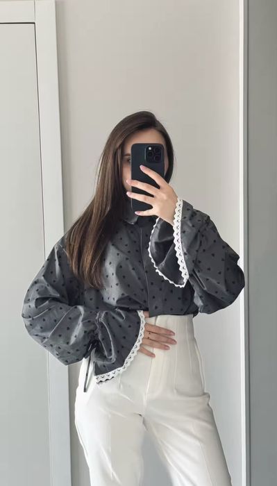 Жіноча блуза з комірцем